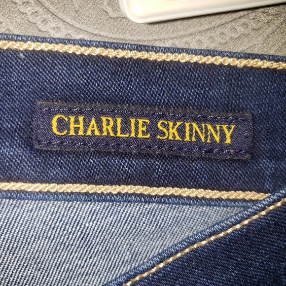 Jeans - Picture 3 of 6